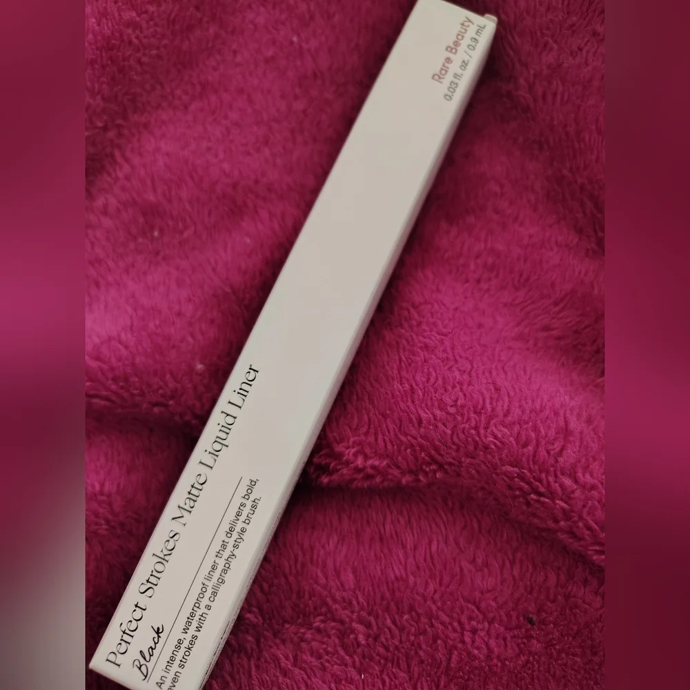 Rare Beauty Perfect Strokes Matte Liquid Liner In Black